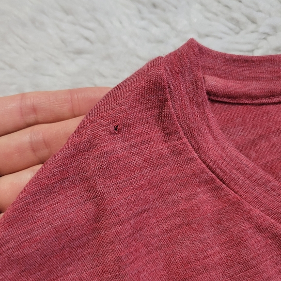 Unbound Merino Shirt Short Sleeve Men's Small 100% Merino Wool Baselayer Red - Picture 8 of 8